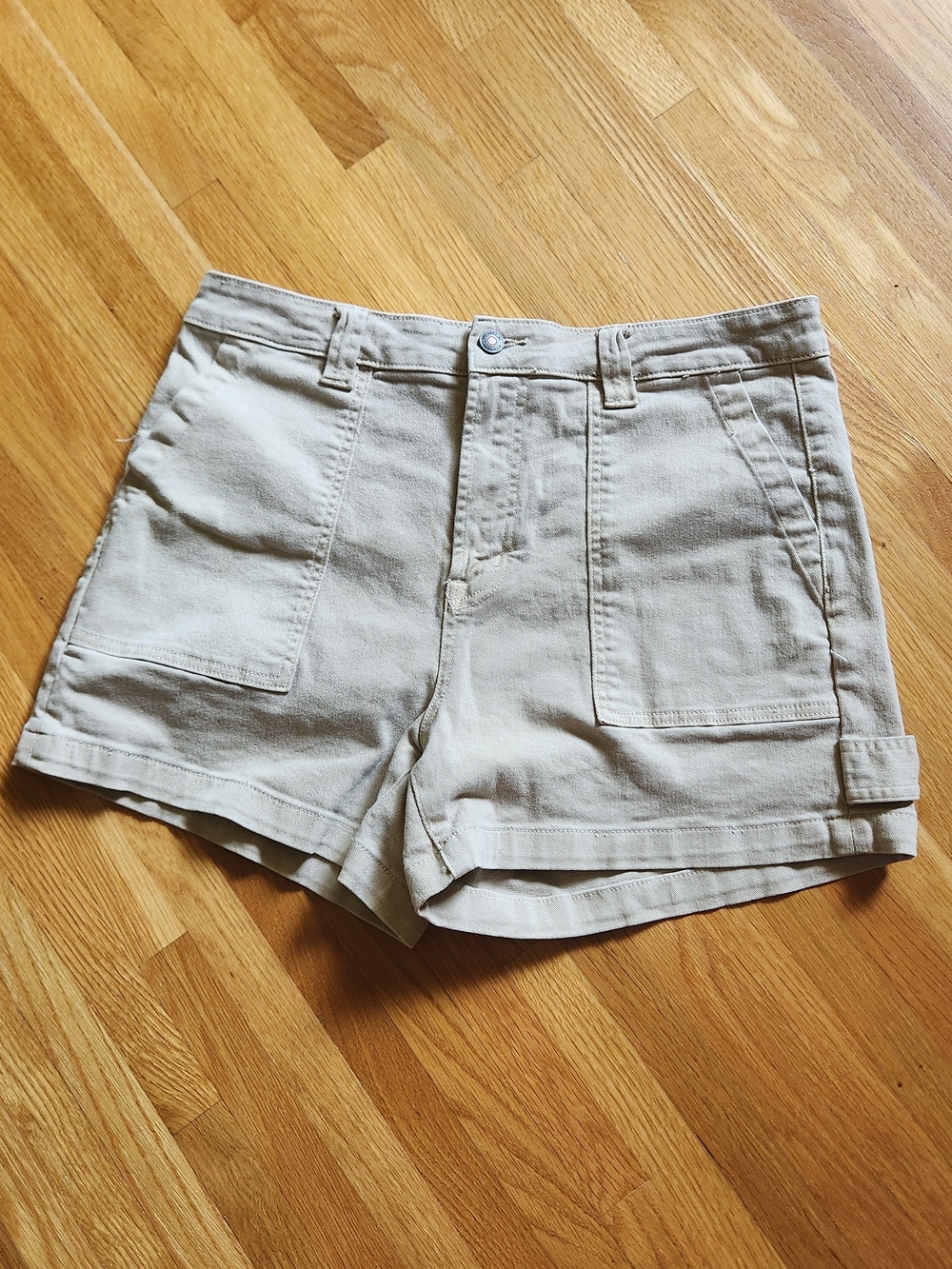 Casual Beige Women’s Utility Shorts